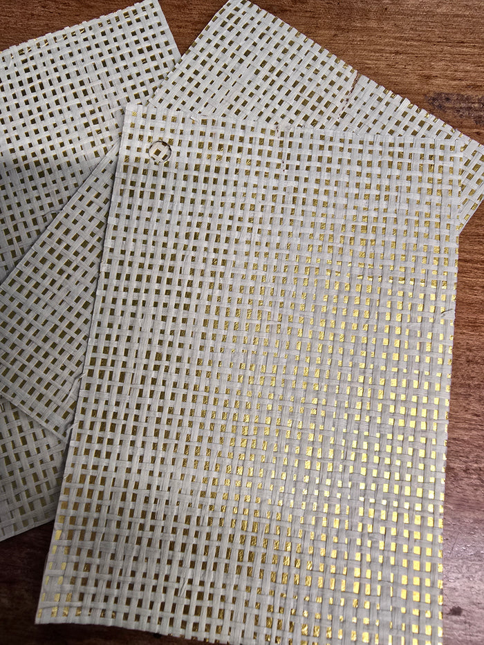 Burlap Fine Weave Grasscloth Wallpaper - Creamy on Gold