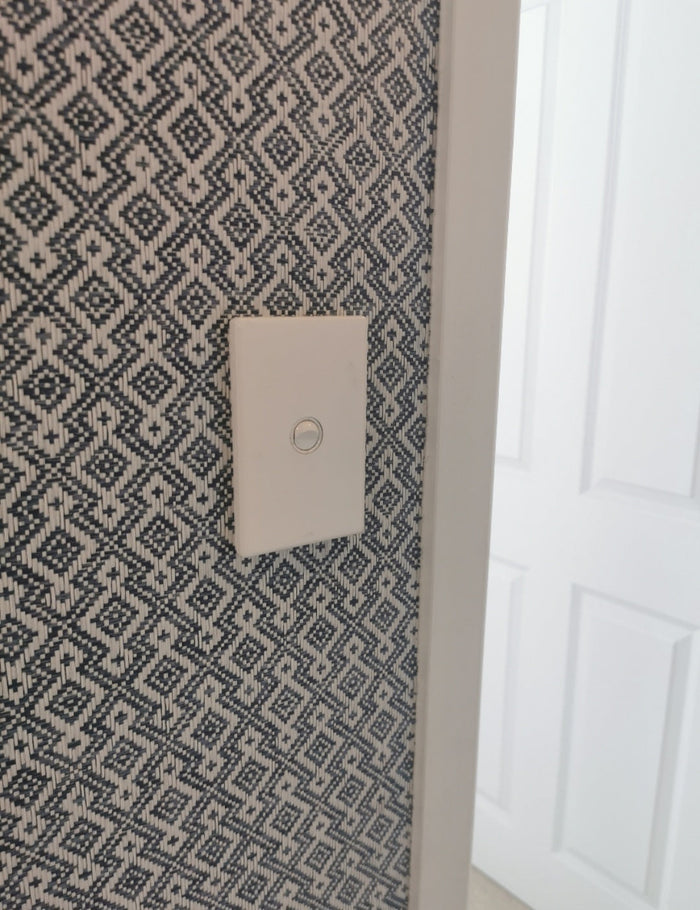 Diamond Wave - Grasscloth Wallpaper - Navy and White