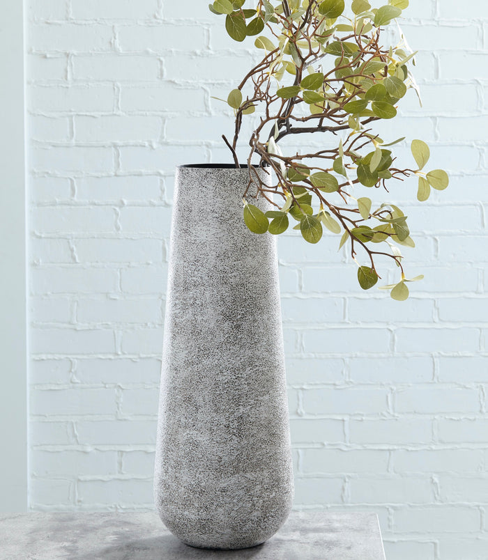 Fynn Vase - Adams Furniture