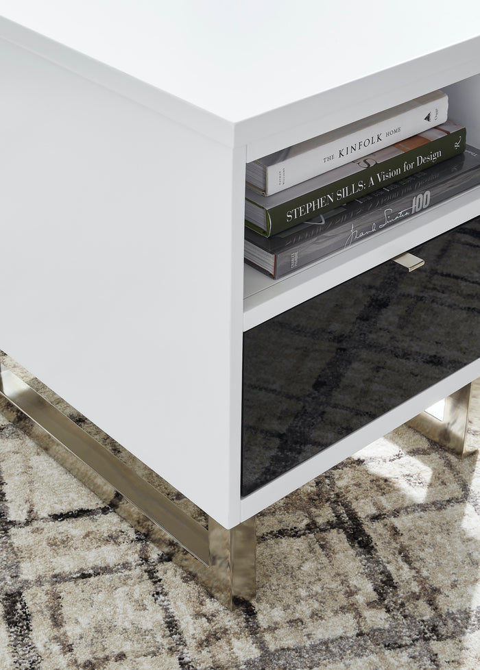 Gardoni Chairside End Table - Adams Furniture