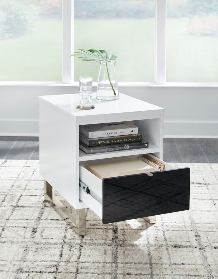 Gardoni Chairside End Table - Adams Furniture
