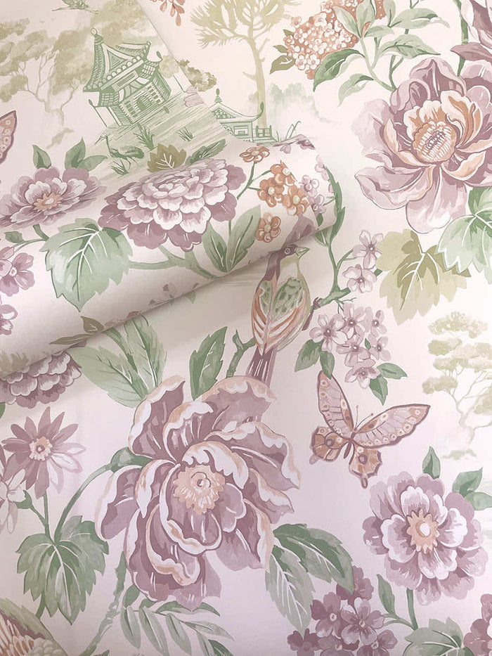 Roll of Hana wallpaper in Green/Cream