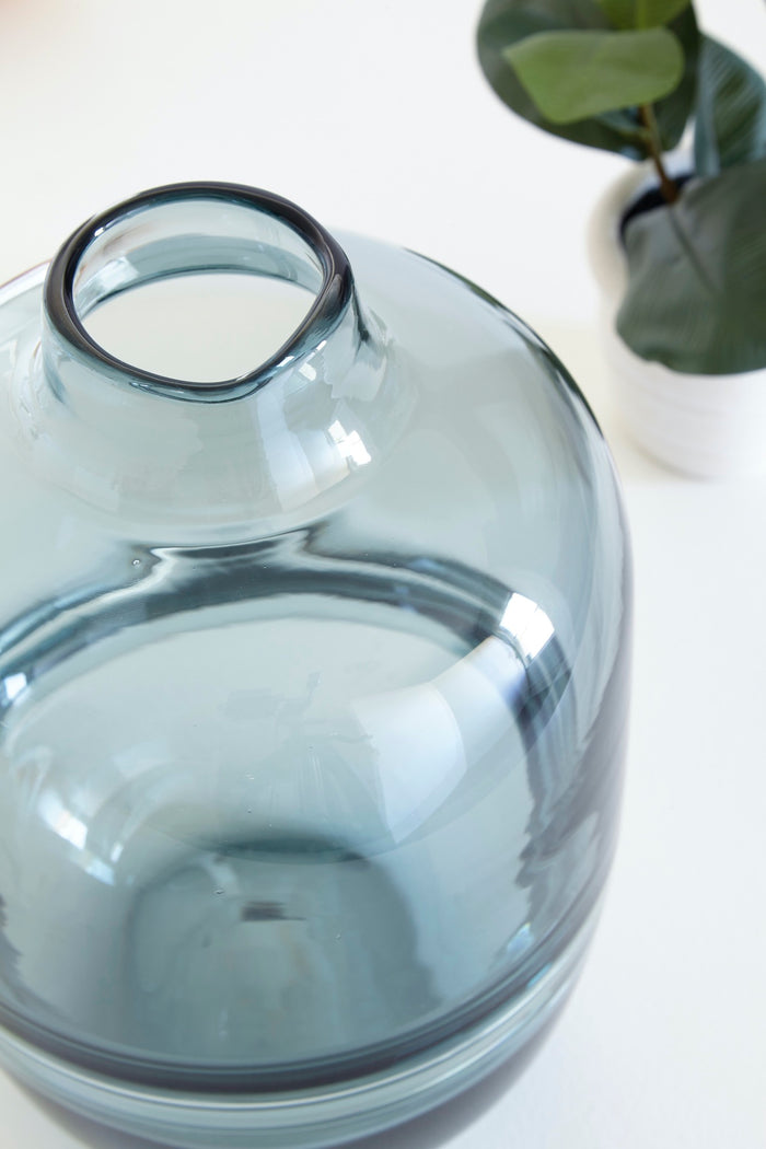 Lemmitt Vase - Adams Furniture