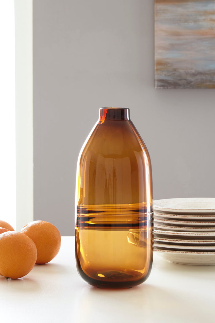 Lemmitt Vase - Adams Furniture