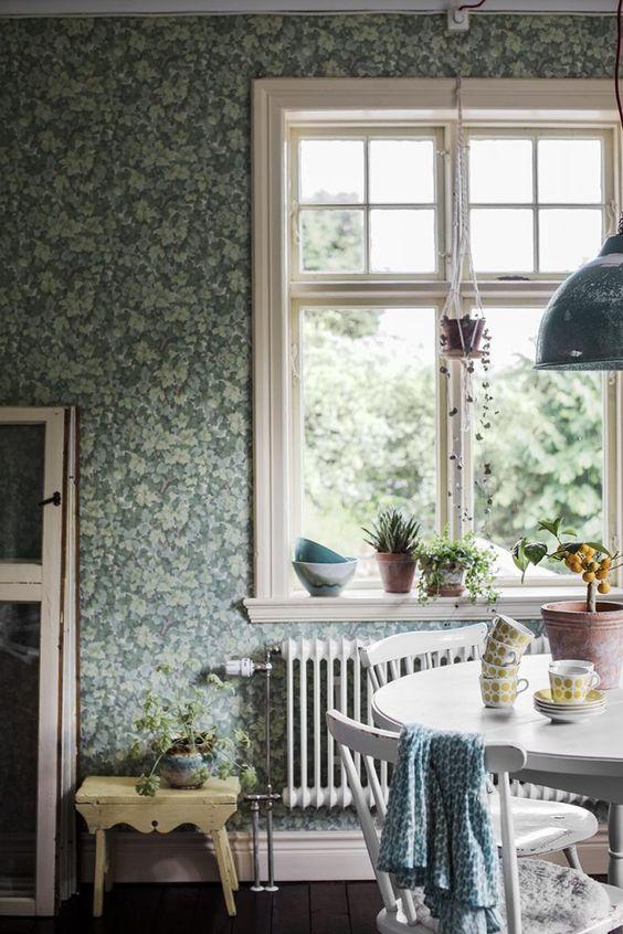 Lilla Dockekulla Wallpaper - Green - Paste the Paper