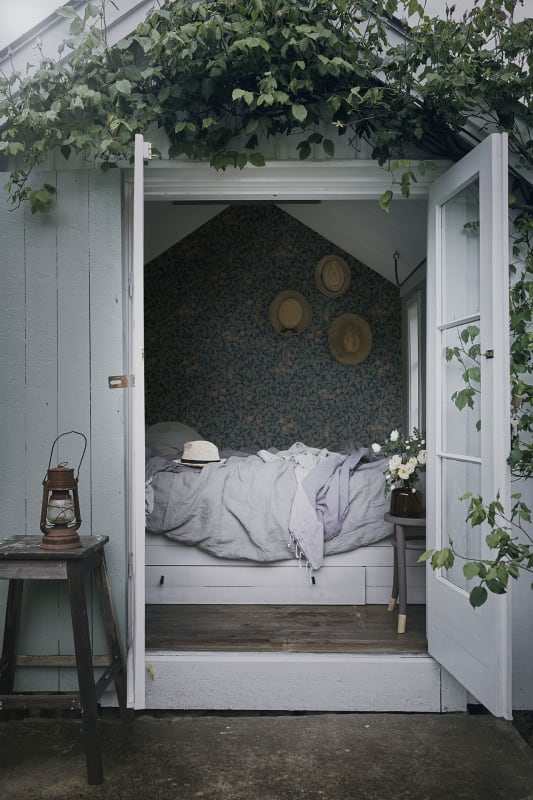 Linnea Garden Wallpaper - Midnight Blue