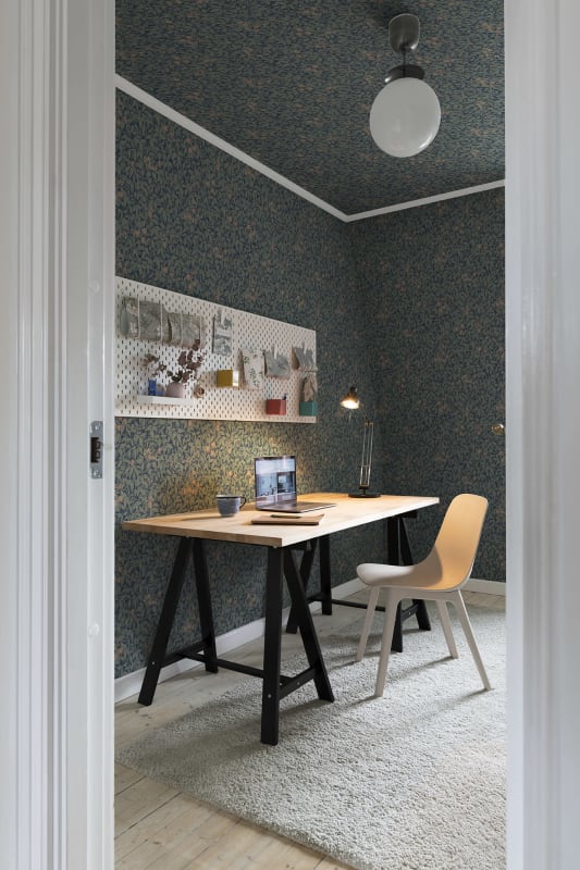 Linnea Garden Wallpaper - Midnight Blue