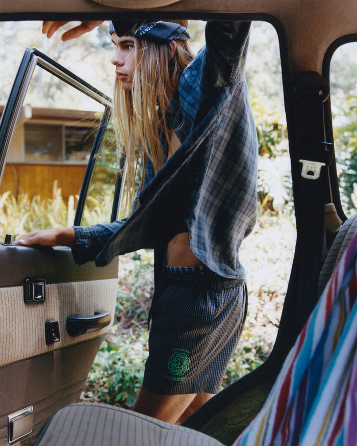 #noir-plaid