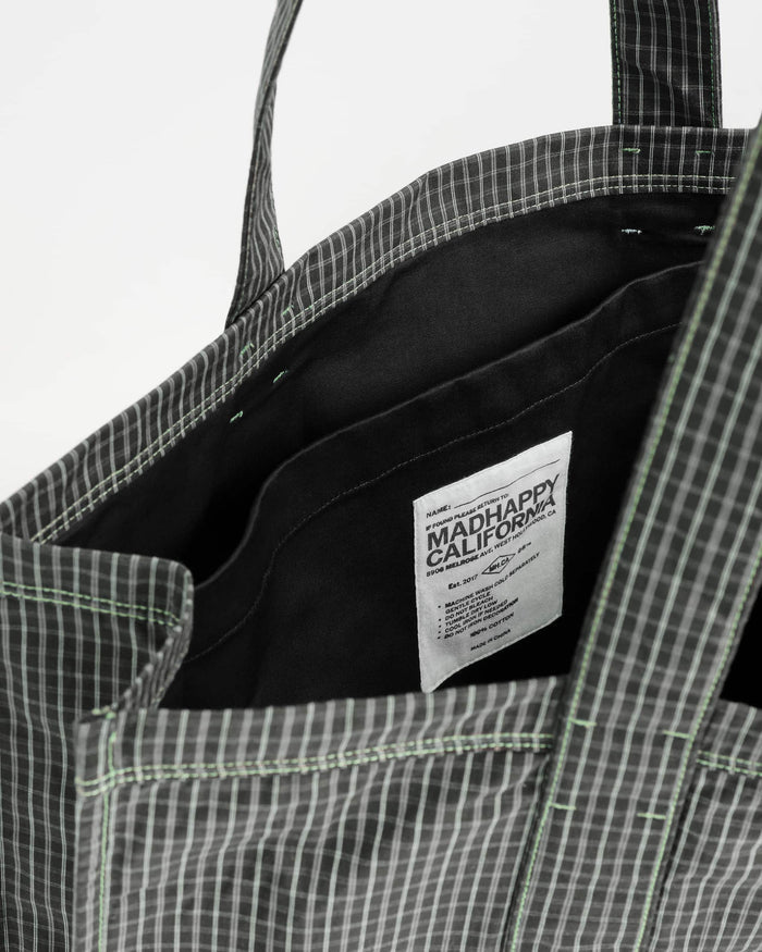 #noir-plaid