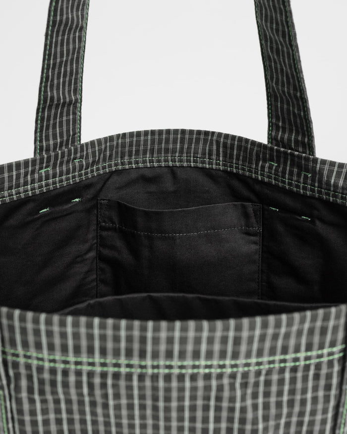 #noir-plaid