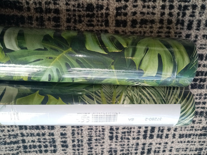Monstera Jungle Wallpaper - Green - Peel and Stick