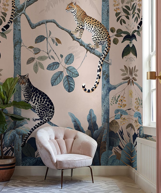 Panthera Mural Hybrid Wallpaper - Pink