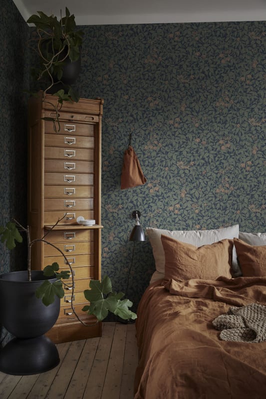 Sample - Linnea Garden Wallpaper - Midnight Blue