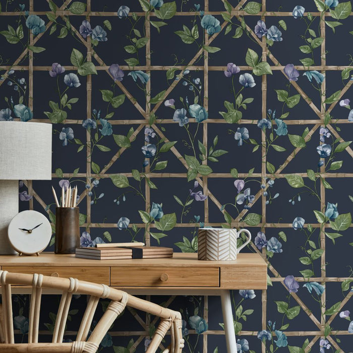 Trailing Floral Trellis – Garden Vine Wallpaper – Navy