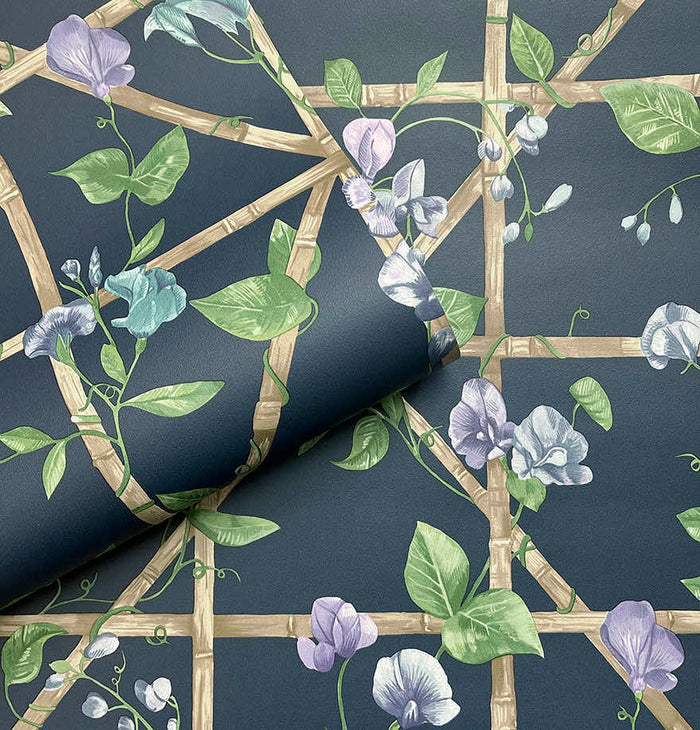 Trailing Floral Trellis – Garden Vine Wallpaper – Navy
