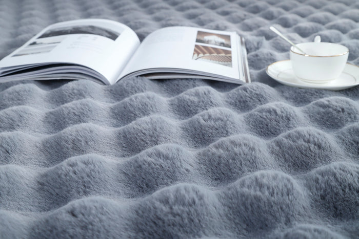 Valencia 5x7 Area Rug - Adams Furniture